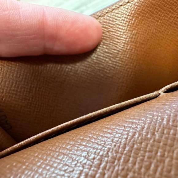 Authentic Louis Vuitton wallet in monogram canvas - Picture 8 of 9